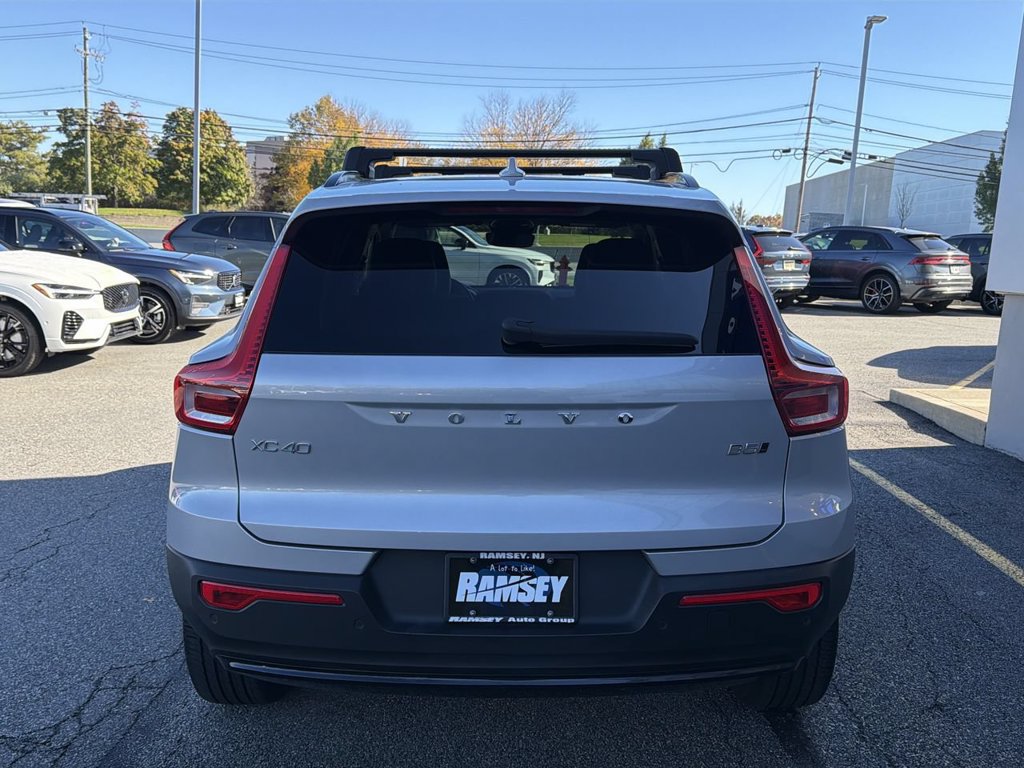 Certified 2025 Volvo XC40 B5 Plus w/ Climate Package AWD/4WD image 26