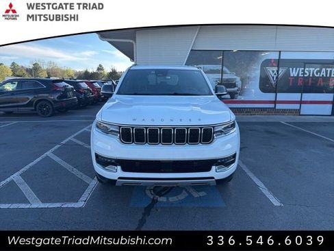 Used 2024 Jeep Wagoneer L Series II w/ Flexible Seating Group image 2