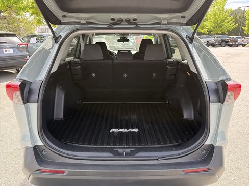 Used 2021 Toyota RAV4 XLE image 23
