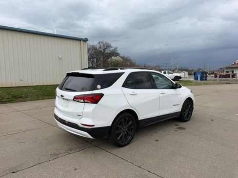 Used 2023 Chevrolet Equinox RS image 3