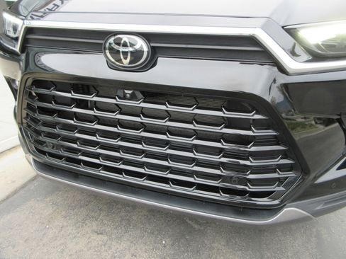 Used 2024 Toyota Grand Highlander Platinum image 16