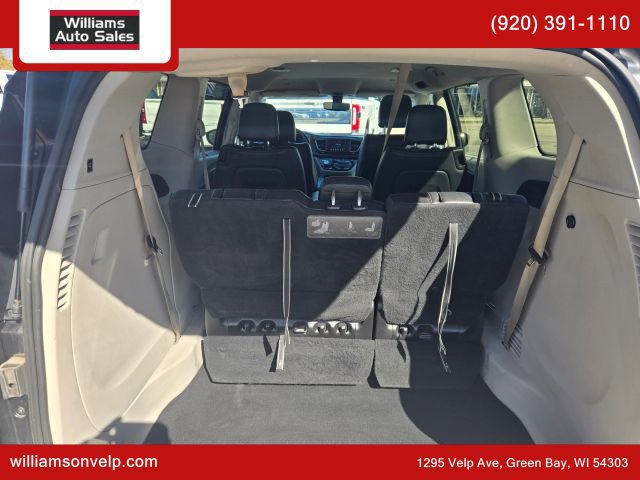 Used 2019 Chrysler Pacifica Touring-L FWD image 14