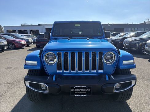 Used 2023 Jeep Wrangler Unlimited Sahara w/ Cold Weather Group AWD/4WD image 9