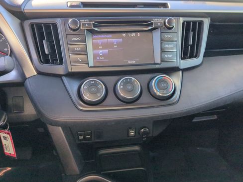 Used 2016 Toyota RAV4 LE image 23