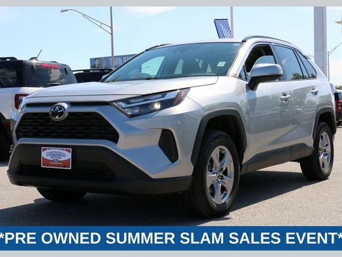 Used 2025 Toyota RAV4 XLE AWD/4WD image 1