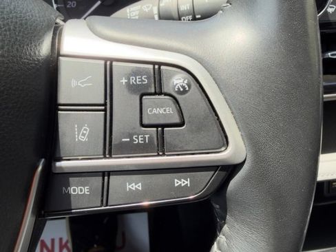 Used 2023 Toyota Highlander LE FWD image 24