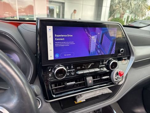 Used 2023 Toyota Highlander Platinum image 5