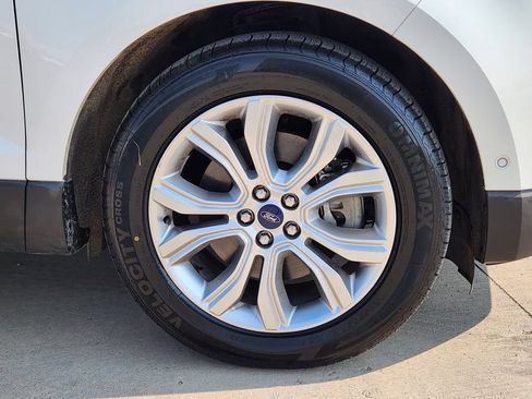 Used 2020 Ford Edge Titanium w/ Equipment Group 301A AWD/4WD image 9
