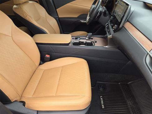 Used 2023 Lexus RX 350 w/ Cold Area Package image 14