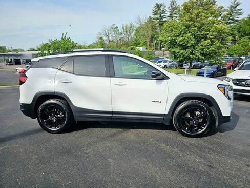 Used 2022 GMC Terrain AT4 w/ Tech Package AWD/4WD image 8