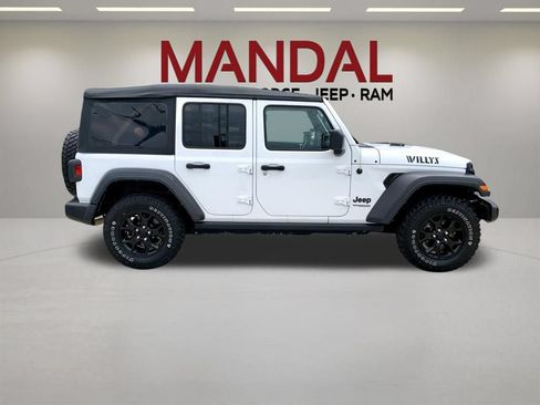 Used 2022 Jeep Wrangler Unlimited Sport AWD/4WD image 4