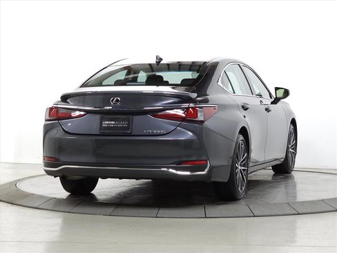 Certified 2025 Lexus ES 300h w/ Premium Package image 11