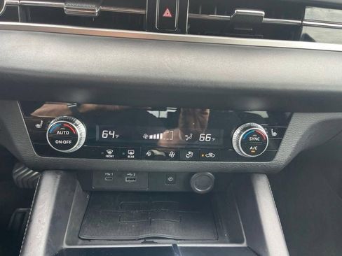 Used 2024 Mitsubishi Outlander SE Black Edition FWD image 23