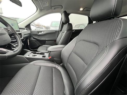 New 2026 Ford Escape SE image 13