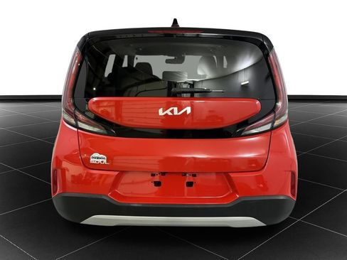 Used 2023 Kia Soul LX w/ LX Technology Package FWD image 4