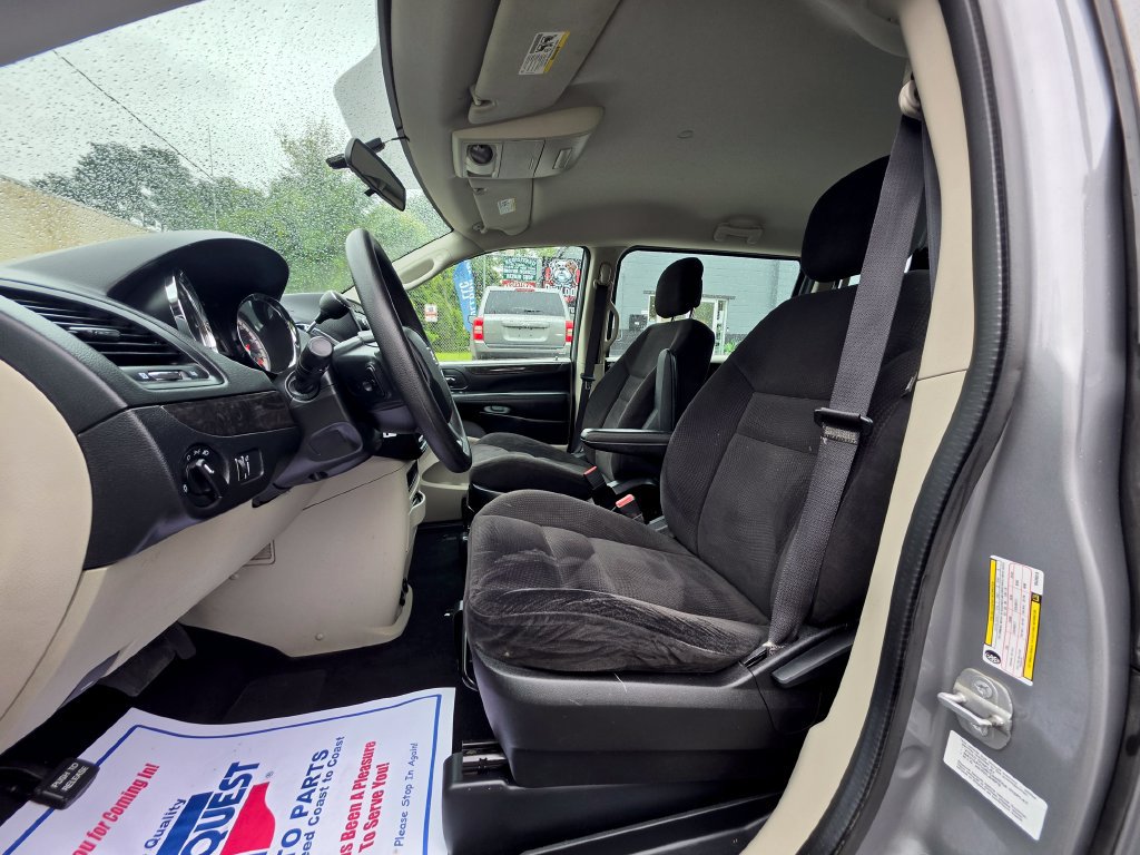 Used 2014 Dodge Grand Caravan American Value Package FWD image 11