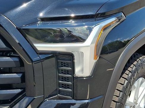 Used 2023 Toyota Tundra SR5 w/ SR5 Premium Package AWD/4WD image 9
