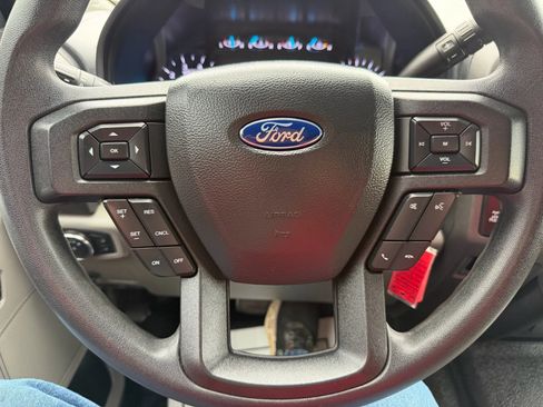 Used 2022 Ford F250 XL w/ Power Equipment Group image 7