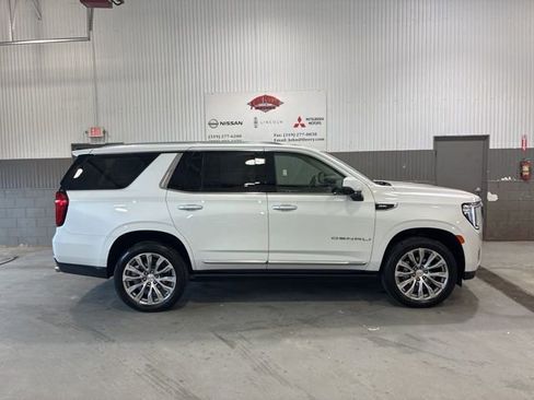 Used 2021 GMC Yukon Denali w/ Denali Premium Package image 2