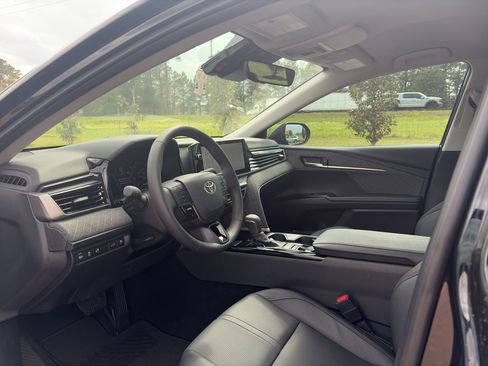 Used 2026 Toyota Camry XLE FWD image 11