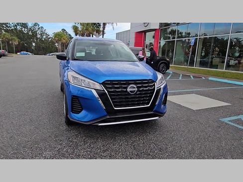 New 2025 Nissan Kicks Play S image 18