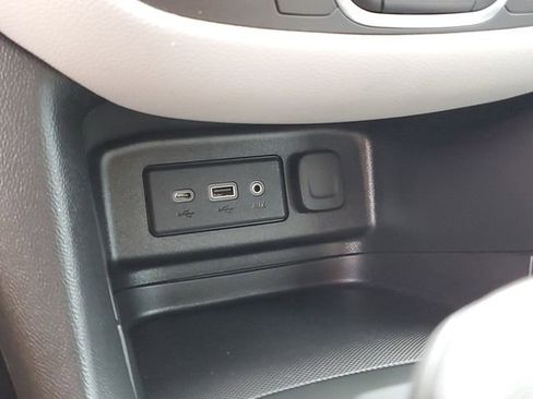 Used 2023 Chevrolet Equinox LS FWD image 27