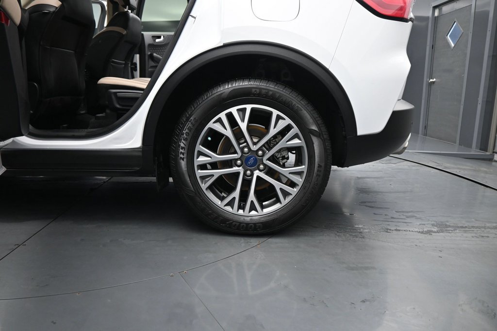 Used 2020 Ford Escape SEL FWD image 19