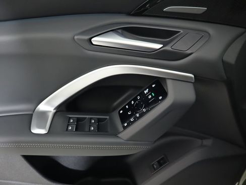 Used 2025 Audi Q5 Premium Plus w/ Premium Plus image 26