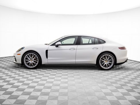 Certified 2018 Porsche Panamera 4S image 2