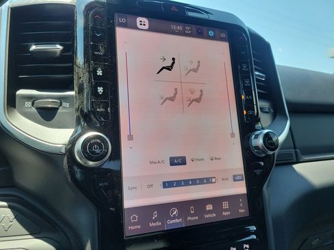 New 2026 RAM 2500 Big Horn AWD/4WD image 21