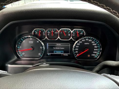 Used 2017 Chevrolet Silverado 1500 LT w/ LT Fleet Convenience Package AWD/4WD image 11