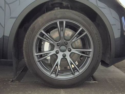 Used 2024 Tesla Model Y Long Range RWD image 15