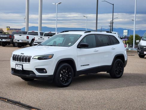 Certified 2023 Jeep Cherokee Altitude Lux image 5