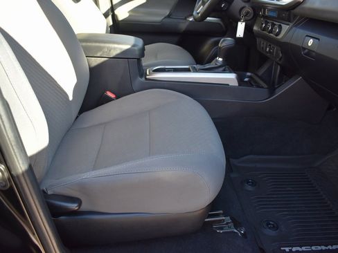 Used 2021 Toyota Tacoma SR5 image 10