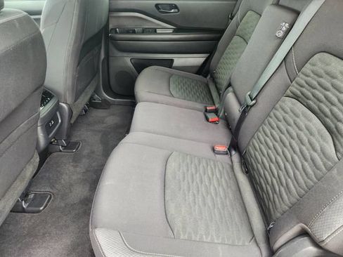 Used 2025 Nissan Pathfinder SV AWD/4WD image 33