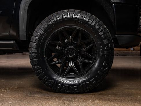 Used 2021 GMC Sierra 2500 Denali w/ Denali Black Diamond Edition image 12