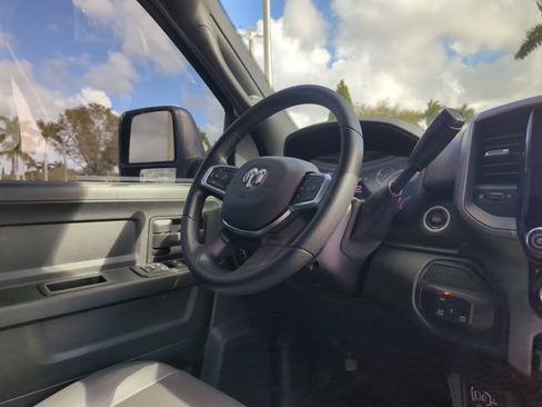 Used 2025 RAM 2500 Tradesman w/ Chrome Appearance Group image 24