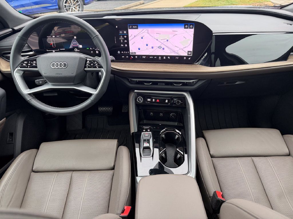 Certified 2025 Audi Q5 Premium Plus w/ Premium Plus AWD/4WD image 2