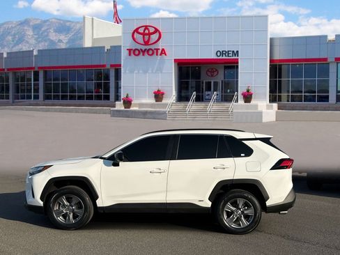 Used 2024 Toyota RAV4 LE AWD/4WD image 7