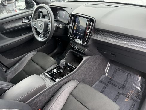 Used 2020 Volvo XC40 T5 R-Design w/ Protection Package Premier AWD/4WD image 14