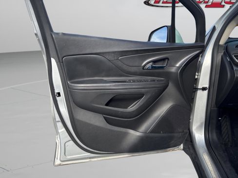 Used 2021 Buick Encore Preferred image 26