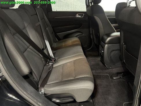 Used 2018 Jeep Grand Cherokee Laredo AWD/4WD image 10