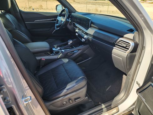 Used 2024 Kia Telluride SX Prestige X-Pro AWD/4WD image 13