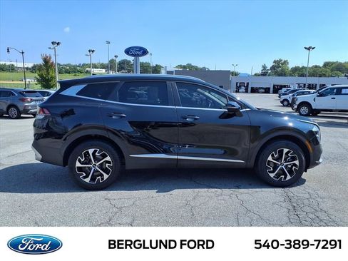 Used 2023 Kia Sportage EX image 4