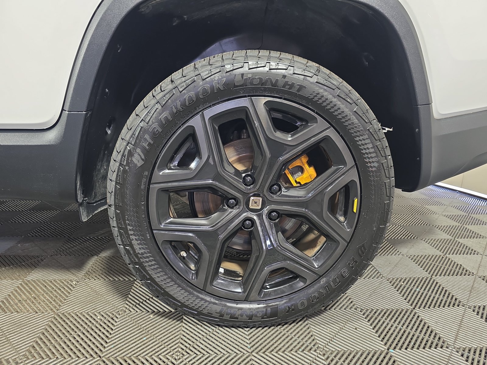 Used 2023 Rivian R1T Adventure Quad AWD/4WD image 10