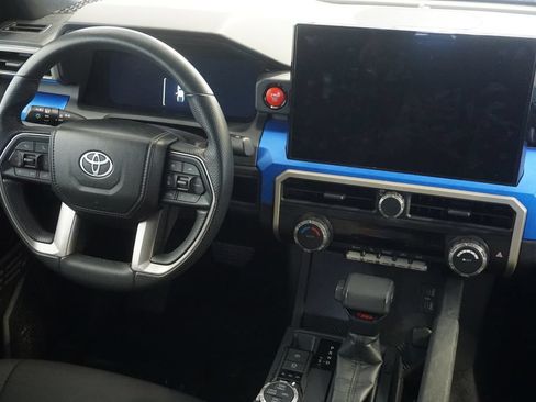 Used 2025 Toyota Tacoma TRD Off-Road AWD/4WD image 24