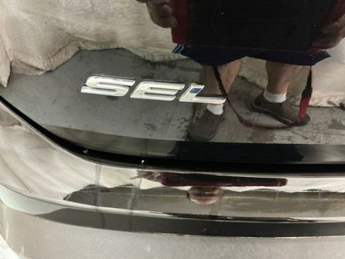 Used 2024 Ford Edge SEL AWD/4WD image 6