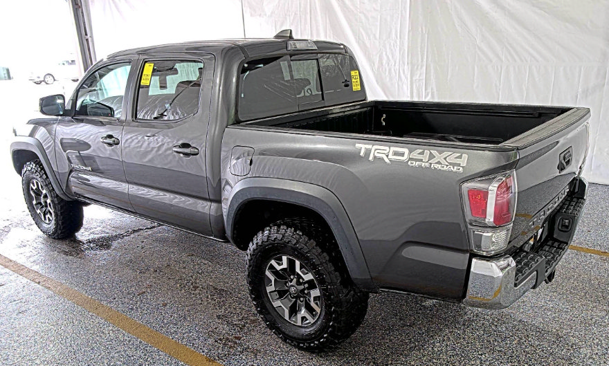 Used 2020 Toyota Tacoma TRD Off-Road AWD/4WD image 5