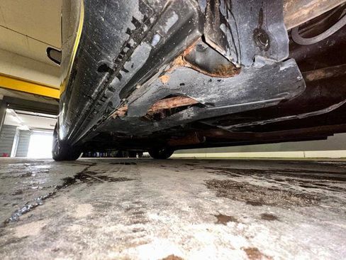 Used 2011 Chrysler 200 S FWD image 13