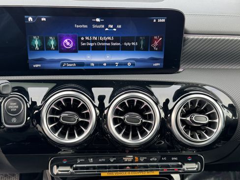 Used 2025 Mercedes-Benz CLA 250 image 21